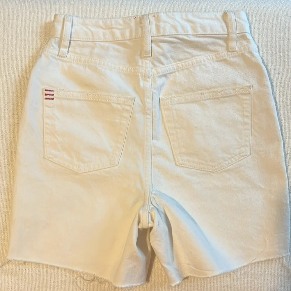 BDG 90’s long  short Bermuda denim white high waisted shorts 25 Urban Outfitters